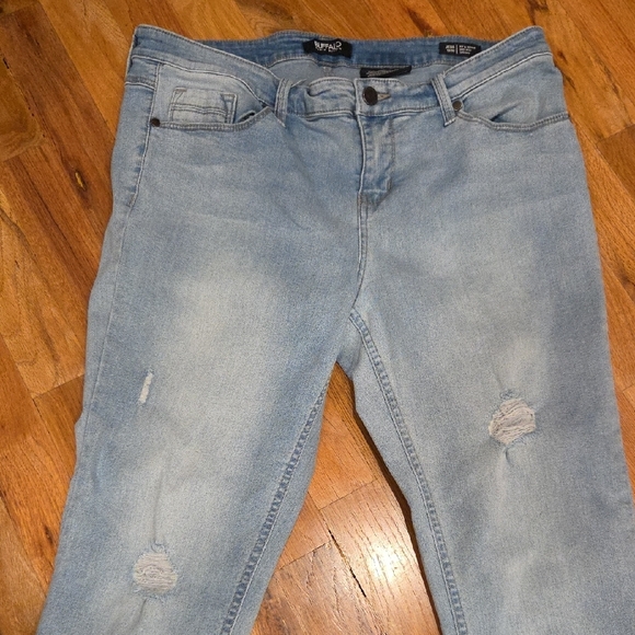 Buffalo David Bitton Light Wash Distressed Skinny Jean Size 12/32 - Picture 6 of 7